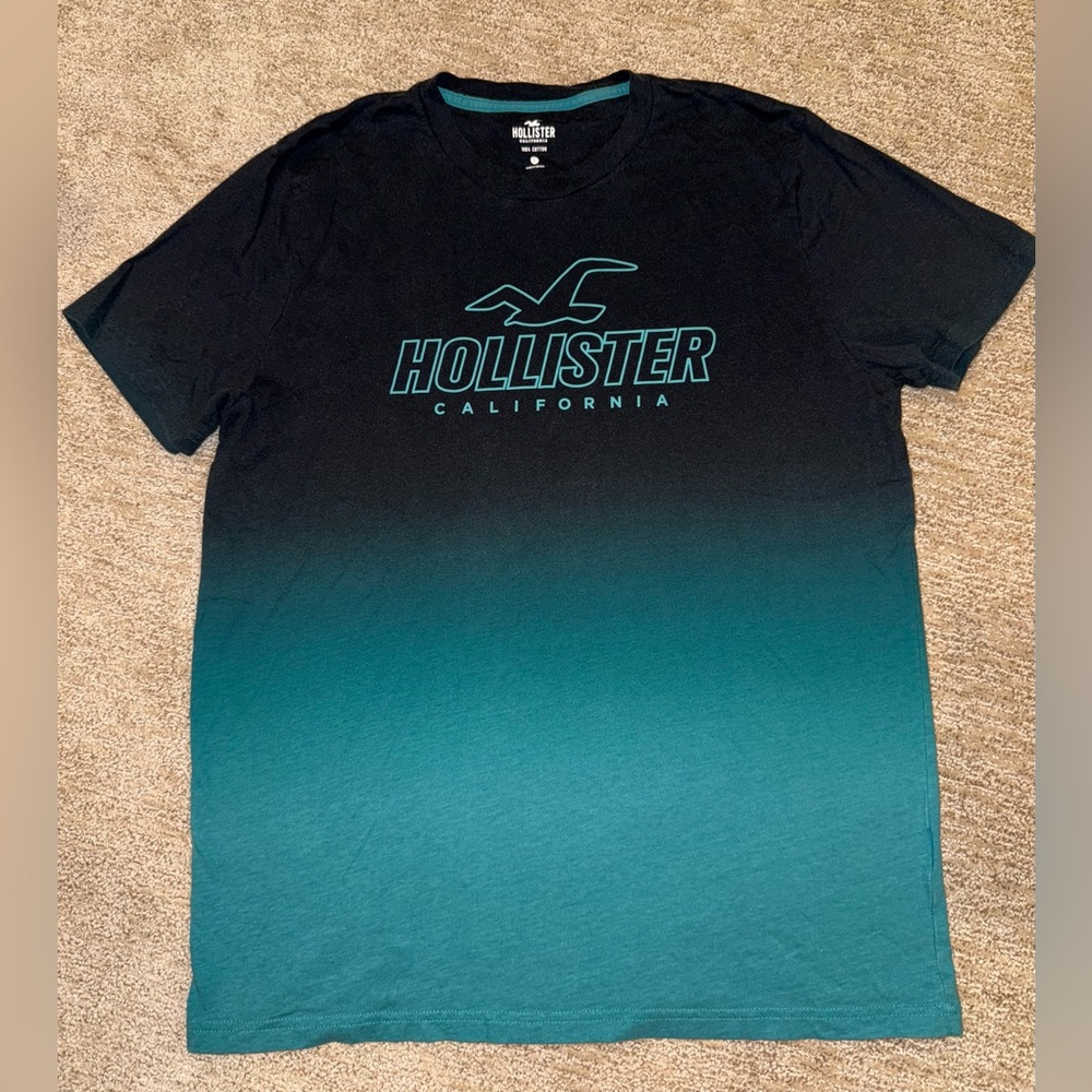 Hollister Men's Black and Teal Ombre Tee